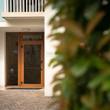 Bristol * Бібіоне